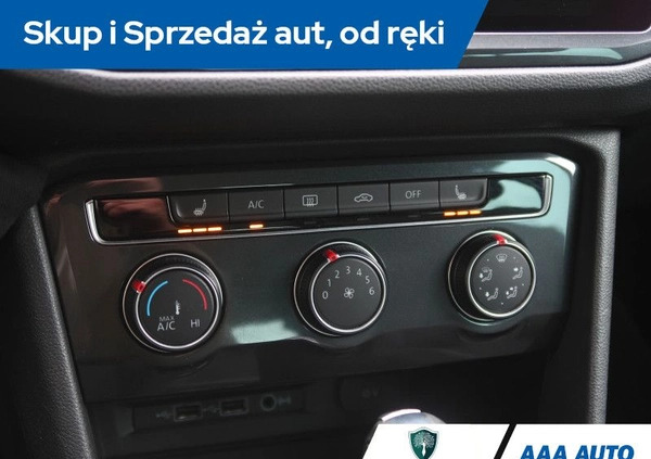 Volkswagen Tiguan cena 93000 przebieg: 154162, rok produkcji 2019 z Stąporków małe 254